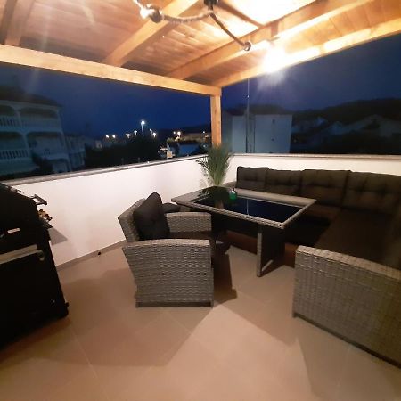 Apartman Mate Lopar Exteriör bild