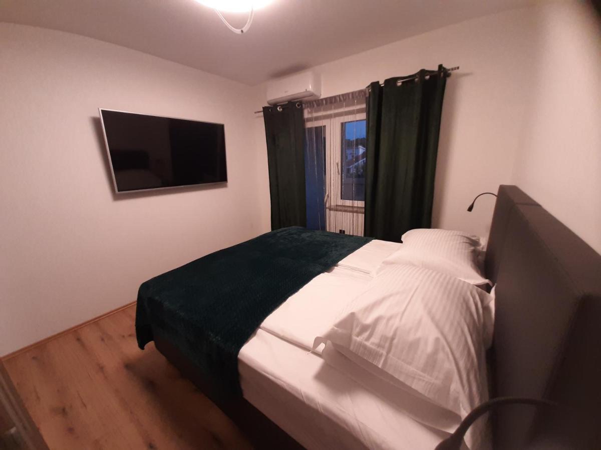 Apartman Mate Lopar Exteriör bild