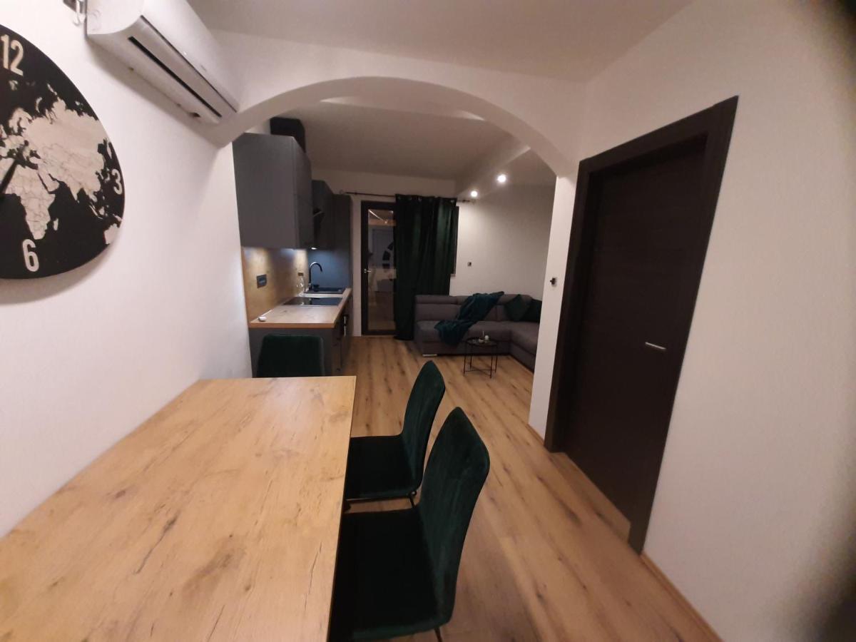 Apartman Mate Lopar Exteriör bild