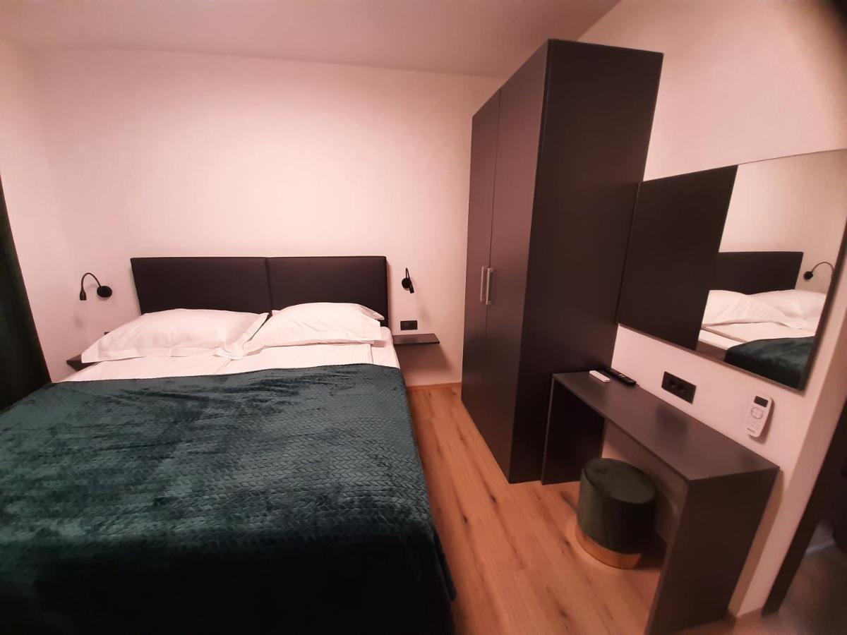 Apartman Mate Lopar Exteriör bild