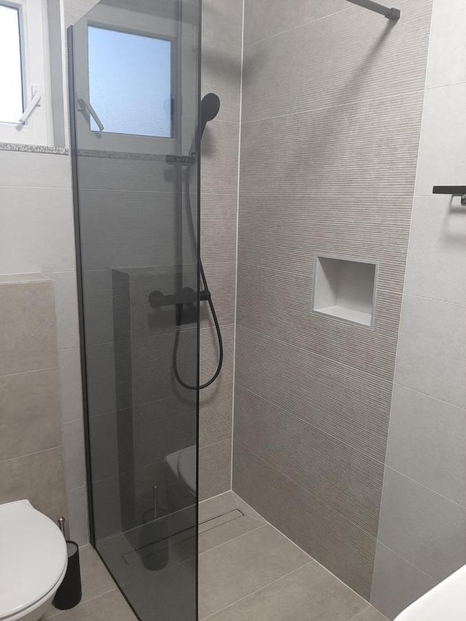 Apartman Mate Lopar Exteriör bild