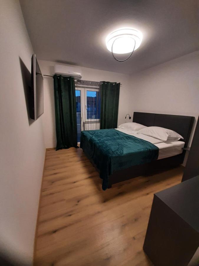 Apartman Mate Lopar Exteriör bild