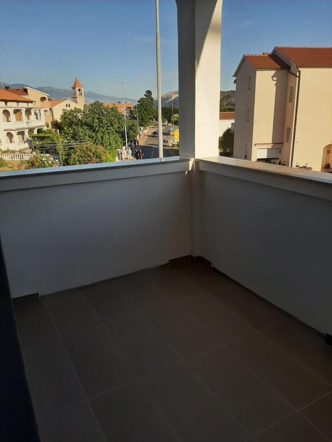 Apartman Mate Lopar Exteriör bild